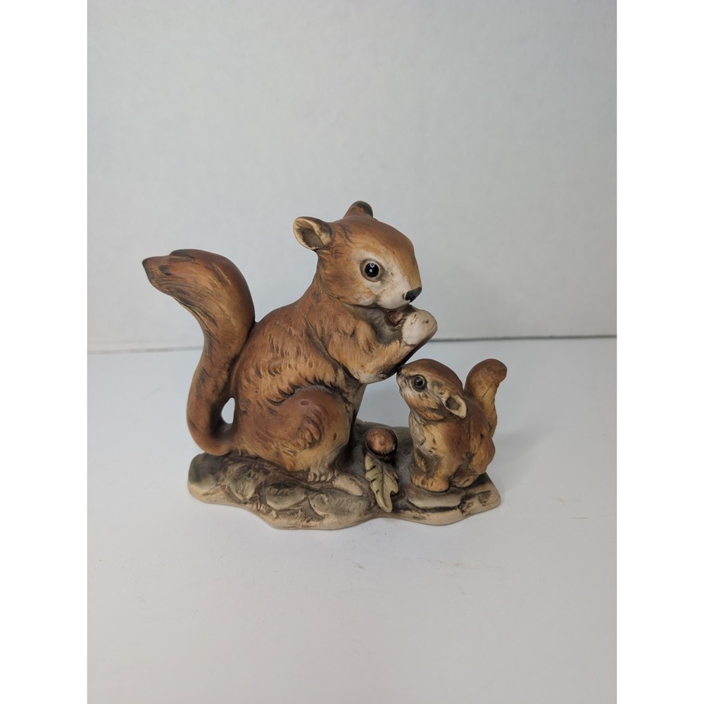 UCTCI‎ vintage Squirrel Figure Wooded Animals